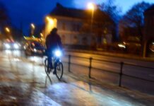 I høstmørket øker risikoen for sykkelulykker sykkel lys mørke statens vegvesen