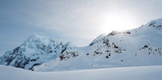 Disse betjente hyttene i fjellet åpner til vinterferien vinter fjell snø